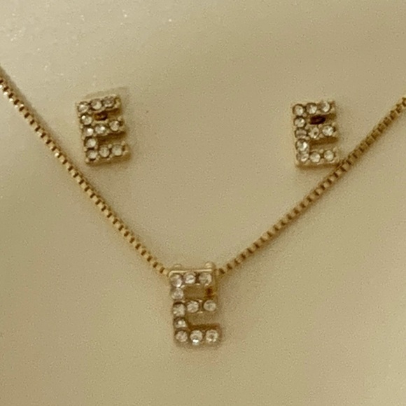 NWT Anne Klein necklace and earrings set monogram E 💍🎈🎊💎💕 - Picture 3 of 9